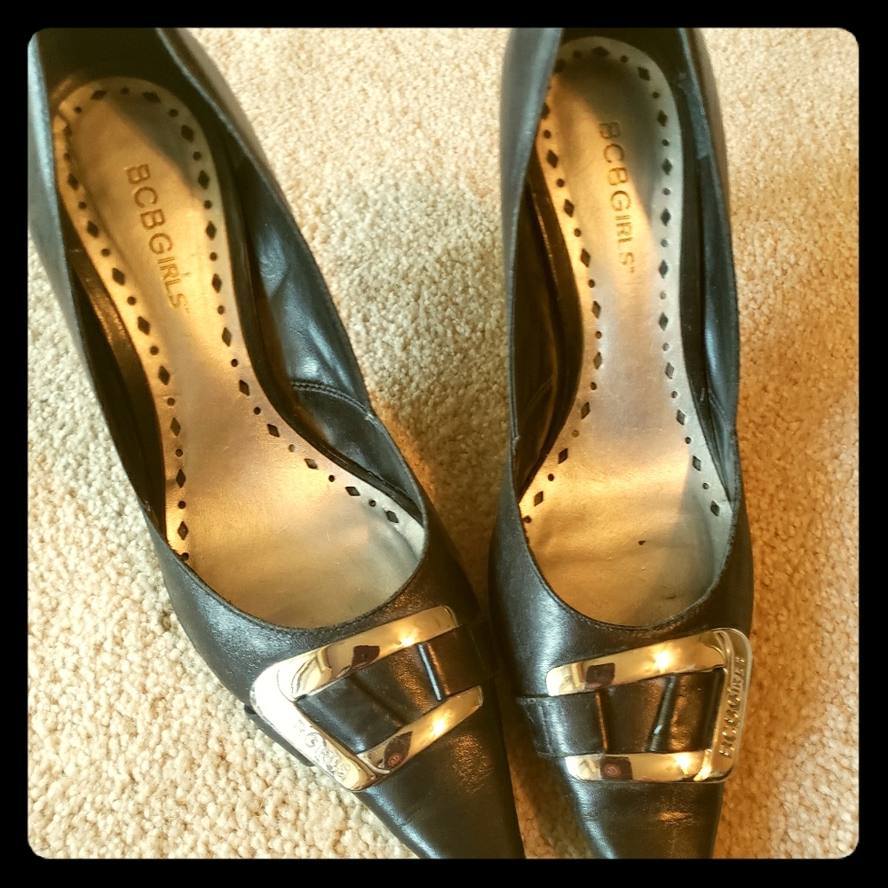 Black Pumps